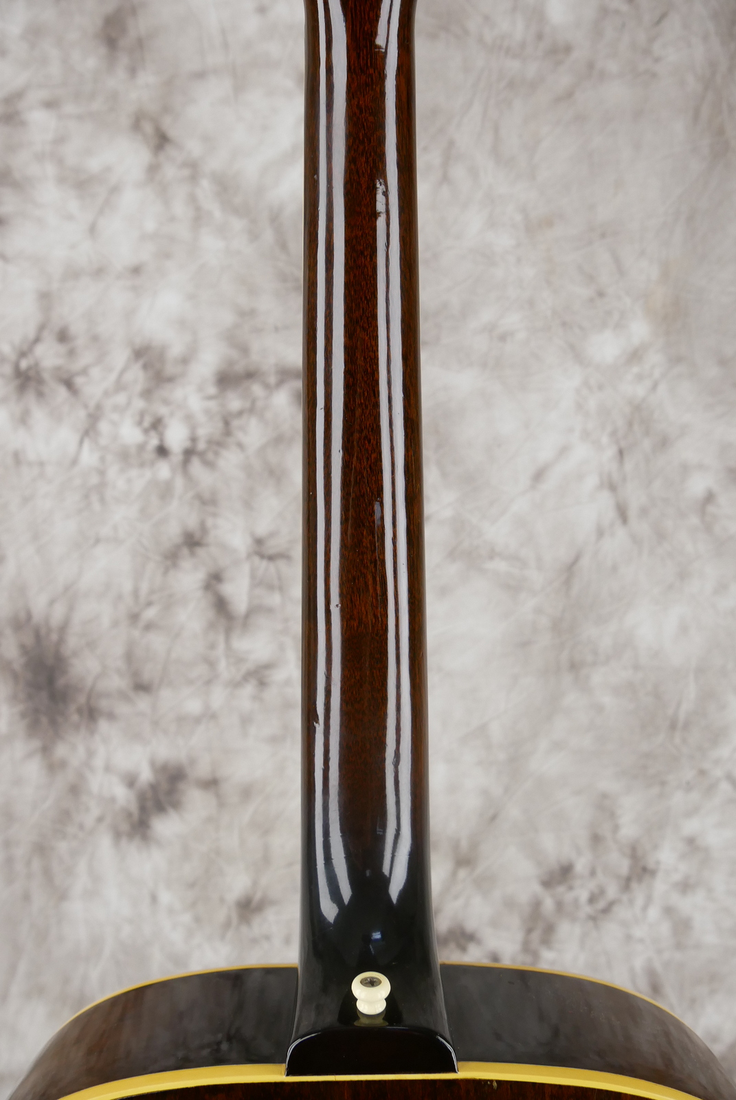 img/vintage/5281/Gibson_L_50_USA_sunburst_1968-012.JPG