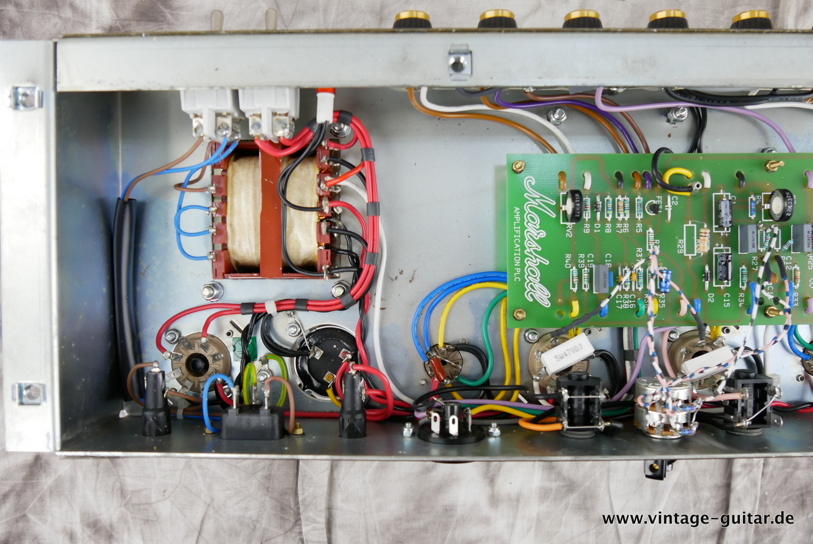 img/vintage/5284/Marshall_JTM_1962_Bluesbraker_Tremolo_30Watt_2013_black_tolex_likeJTM45-015.JPG
