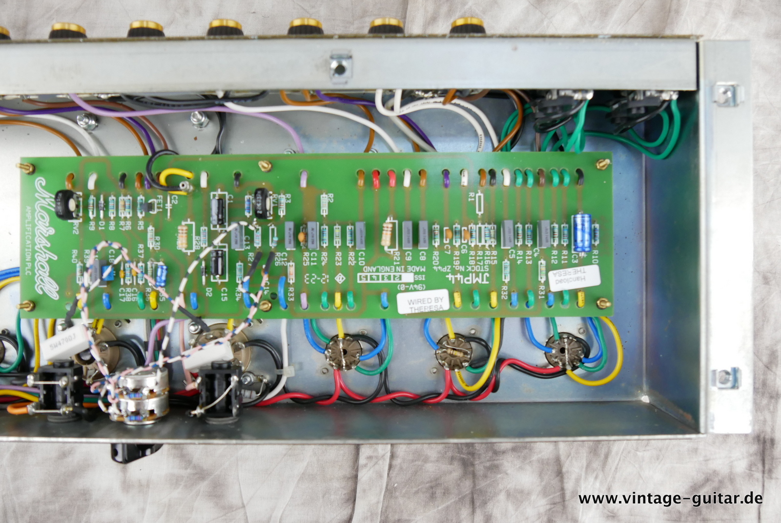 img/vintage/5284/Marshall_JTM_1962_Bluesbraker_Tremolo_30Watt_2013_black_tolex_likeJTM45-016.JPG