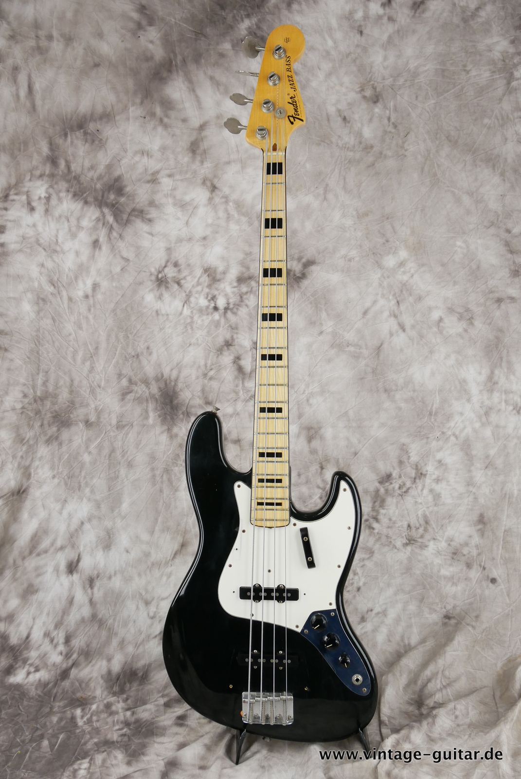 Fender-Jazz-Bass-1972-black-001.JPG
