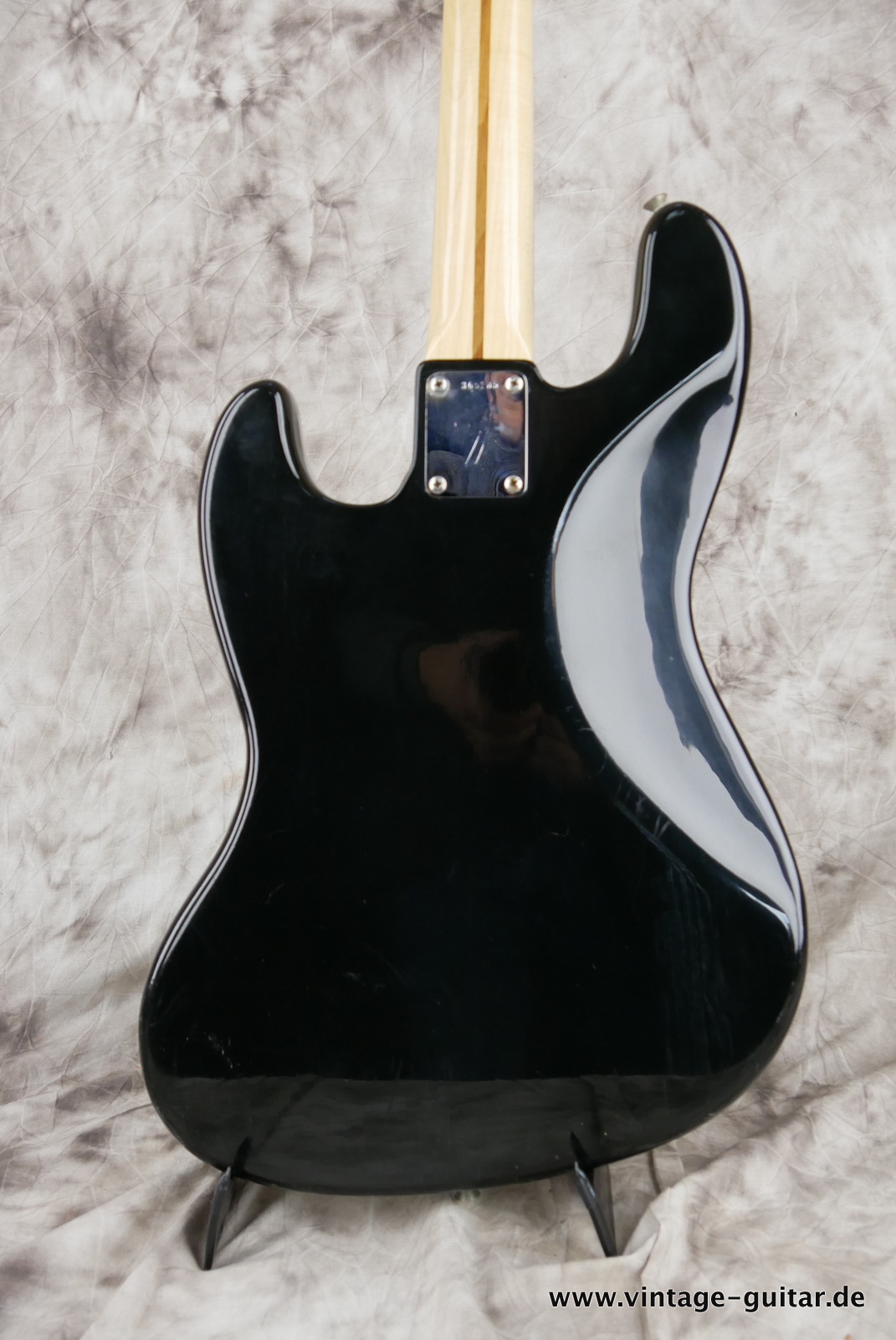 Fender-Jazz-Bass-1972-black-004.JPG