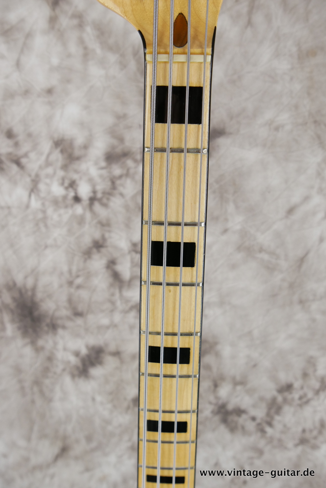 Fender-Jazz-Bass-1972-black-011.JPG