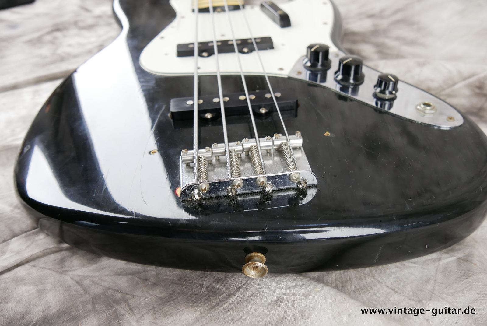 Fender-Jazz-Bass-1972-black-019.JPG