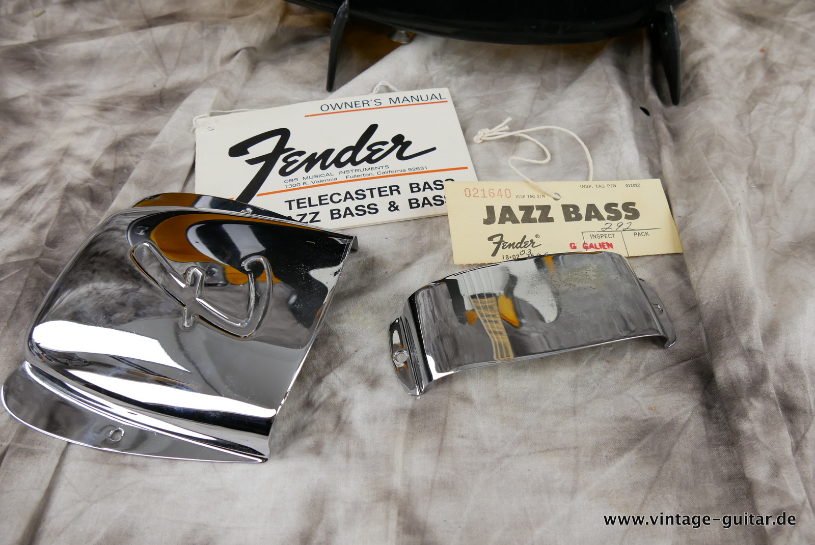 Fender-Jazz-Bass-1972-black-020.JPG