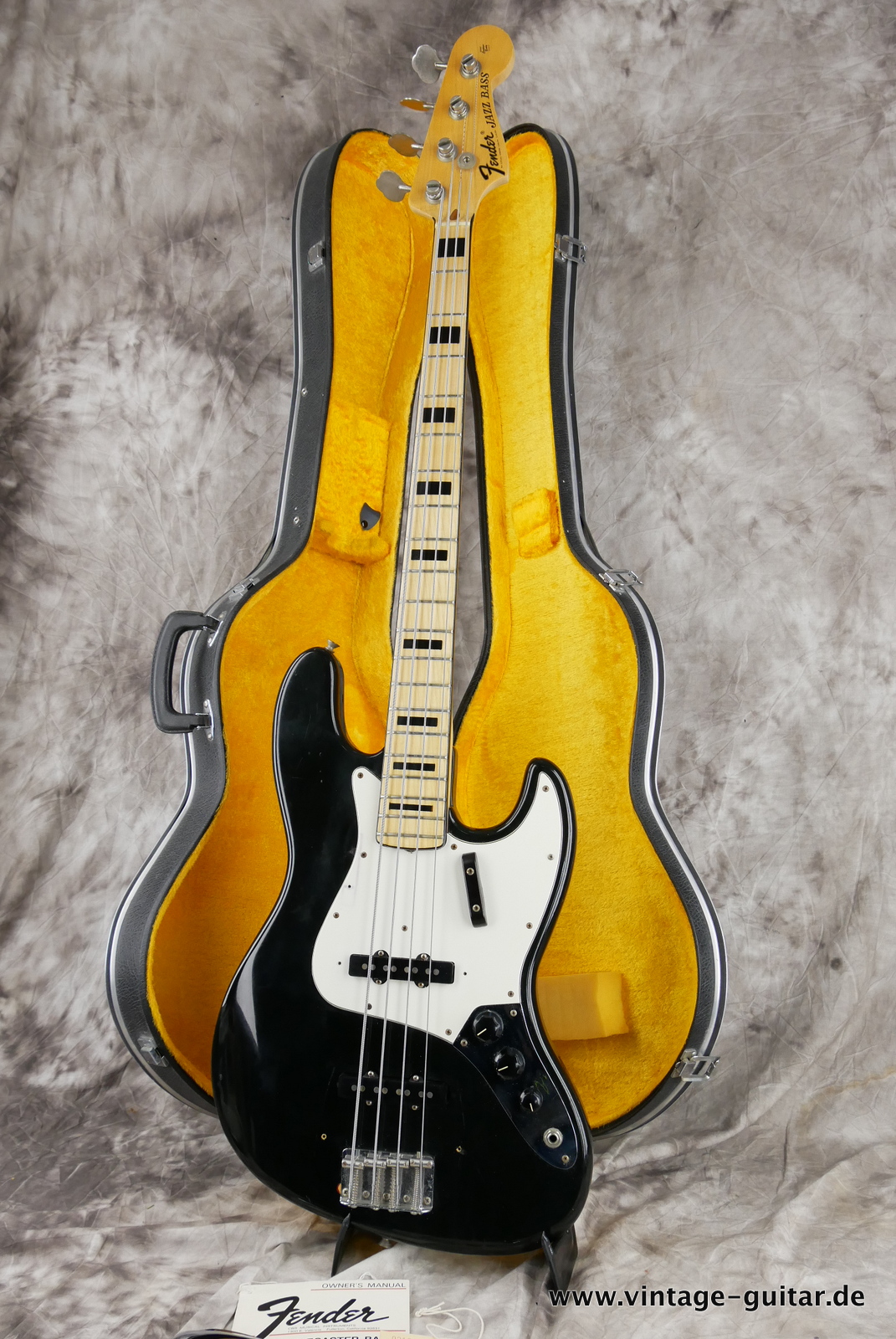 Fender-Jazz-Bass-1972-black-021.JPG
