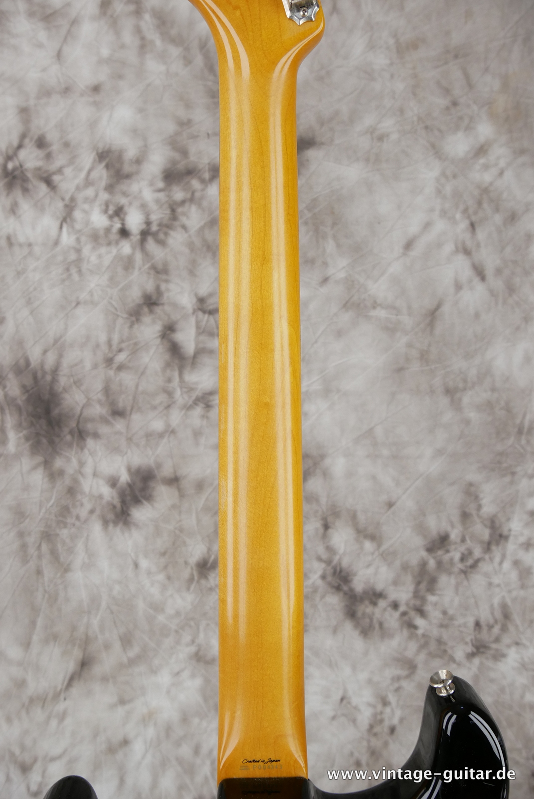 img/vintage/5287/Fender_Stratocaster_crafted_in_Japan_sunburst_two_piont_tromolo_3,76kg-008.JPG