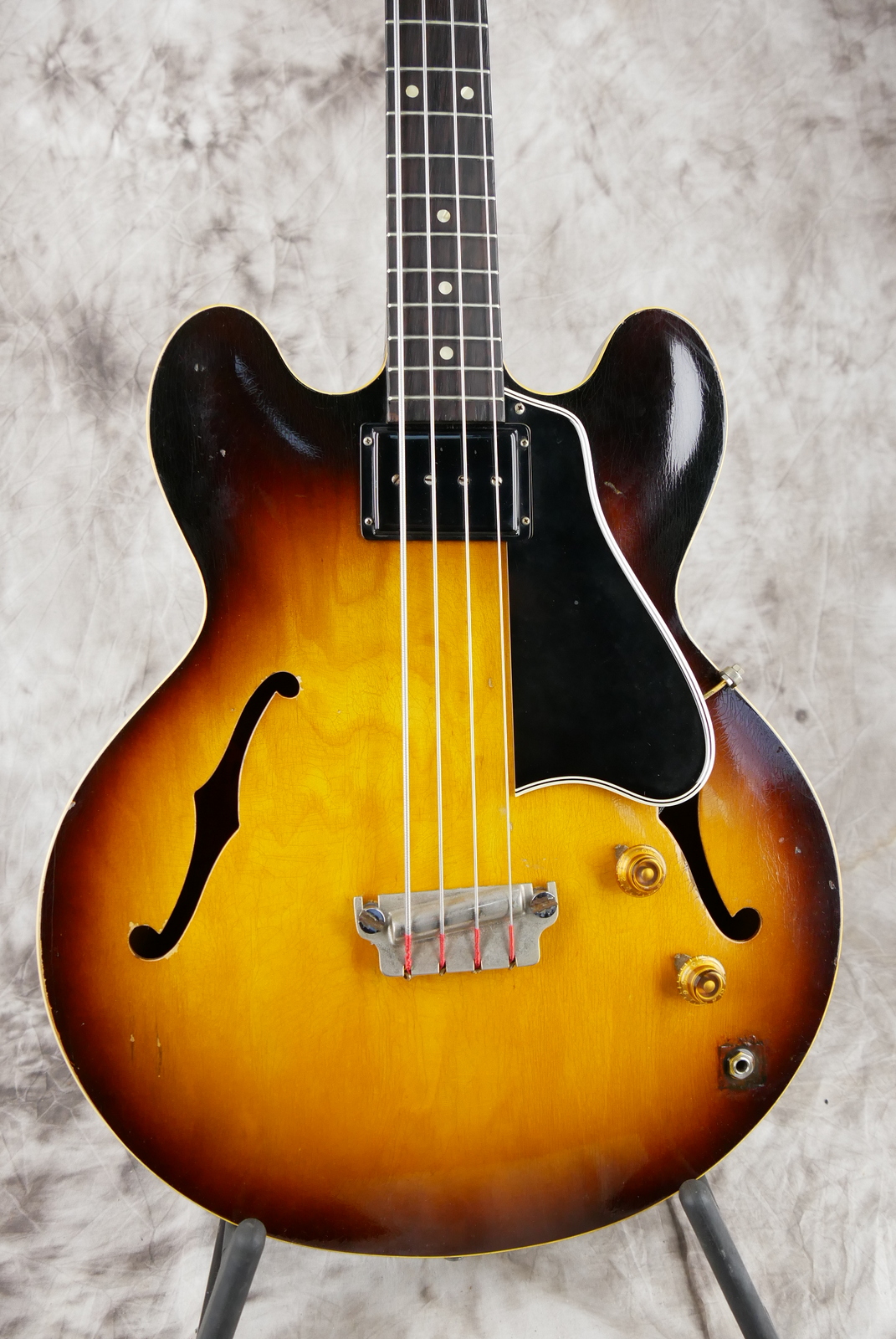 Gibson_EB_2_first_year_sunburst_1958-003.JPG