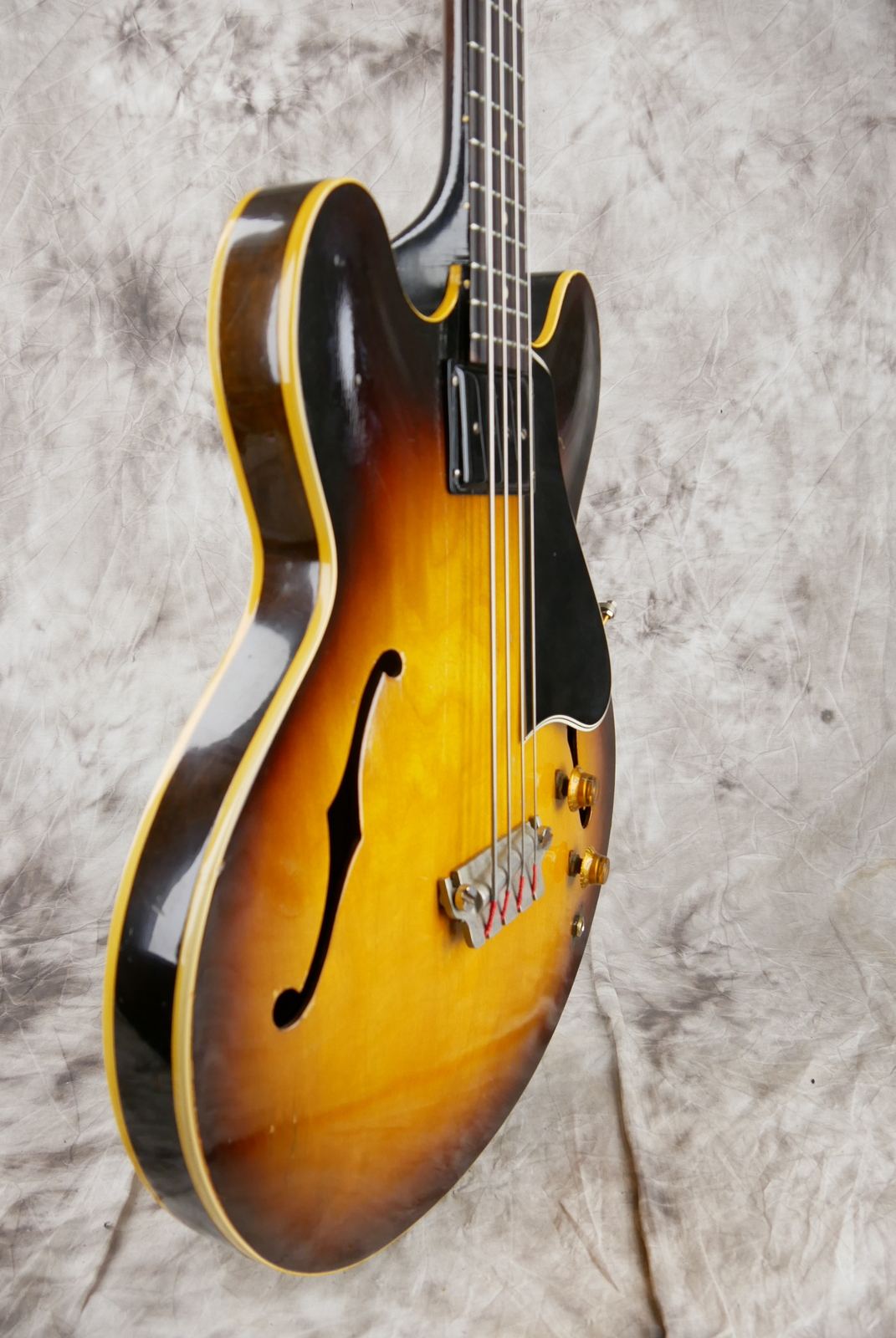 Gibson_EB_2_first_year_sunburst_1958-005.JPG