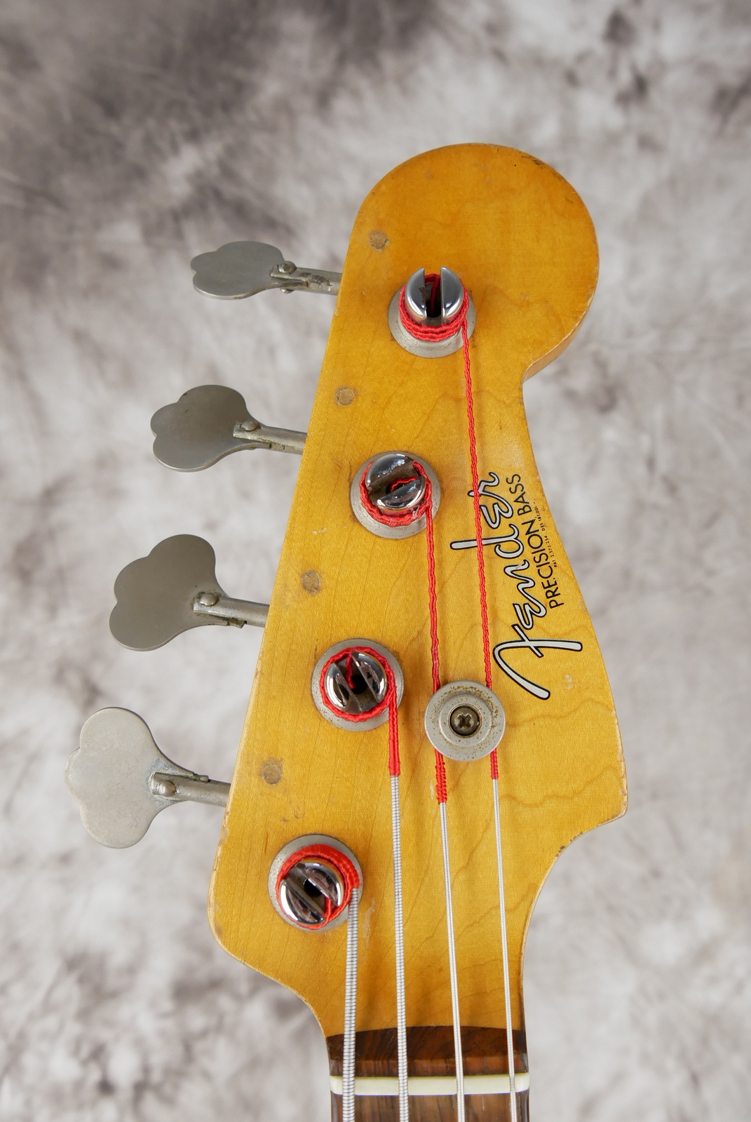 Fender_Precision_Bass_sunburst_1961-009.JPG