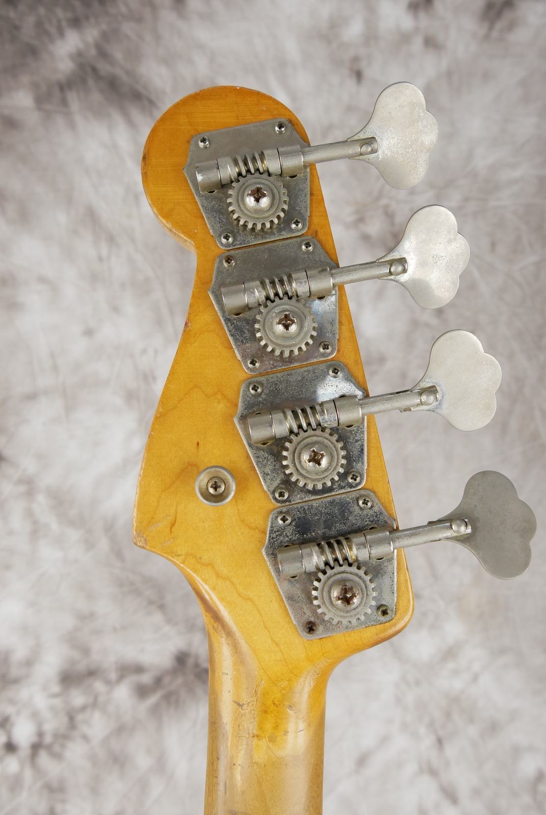 Fender_Precision_Bass_sunburst_1961-010.JPG