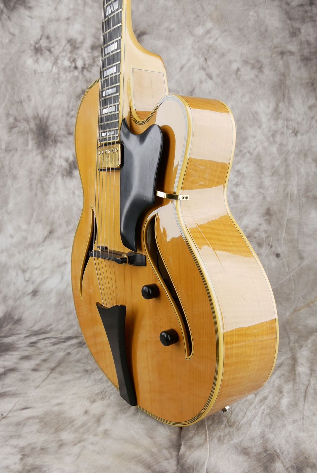 img/vintage/5293/Hofner_Jazzica_Special_Germany_natural_2001-006.JPG