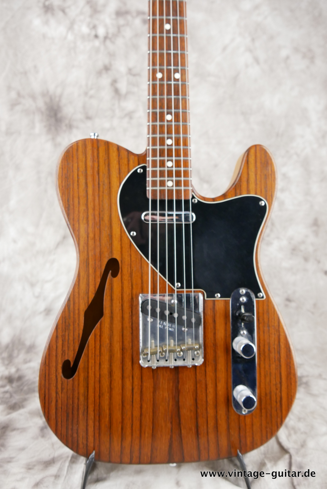 img/vintage/5295/Fender_Telecaster_Thinline_Custom_shop_rosewood_1994_3,10kg_of25_tweed_case-003.JPG