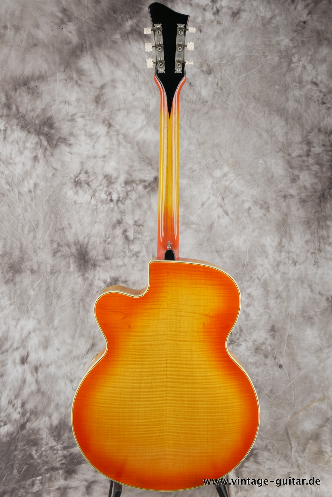 Hoyer_Broadway_1962_cherry_sunburst_germany_german_archtop_pickup_2,84kg-002.JPG