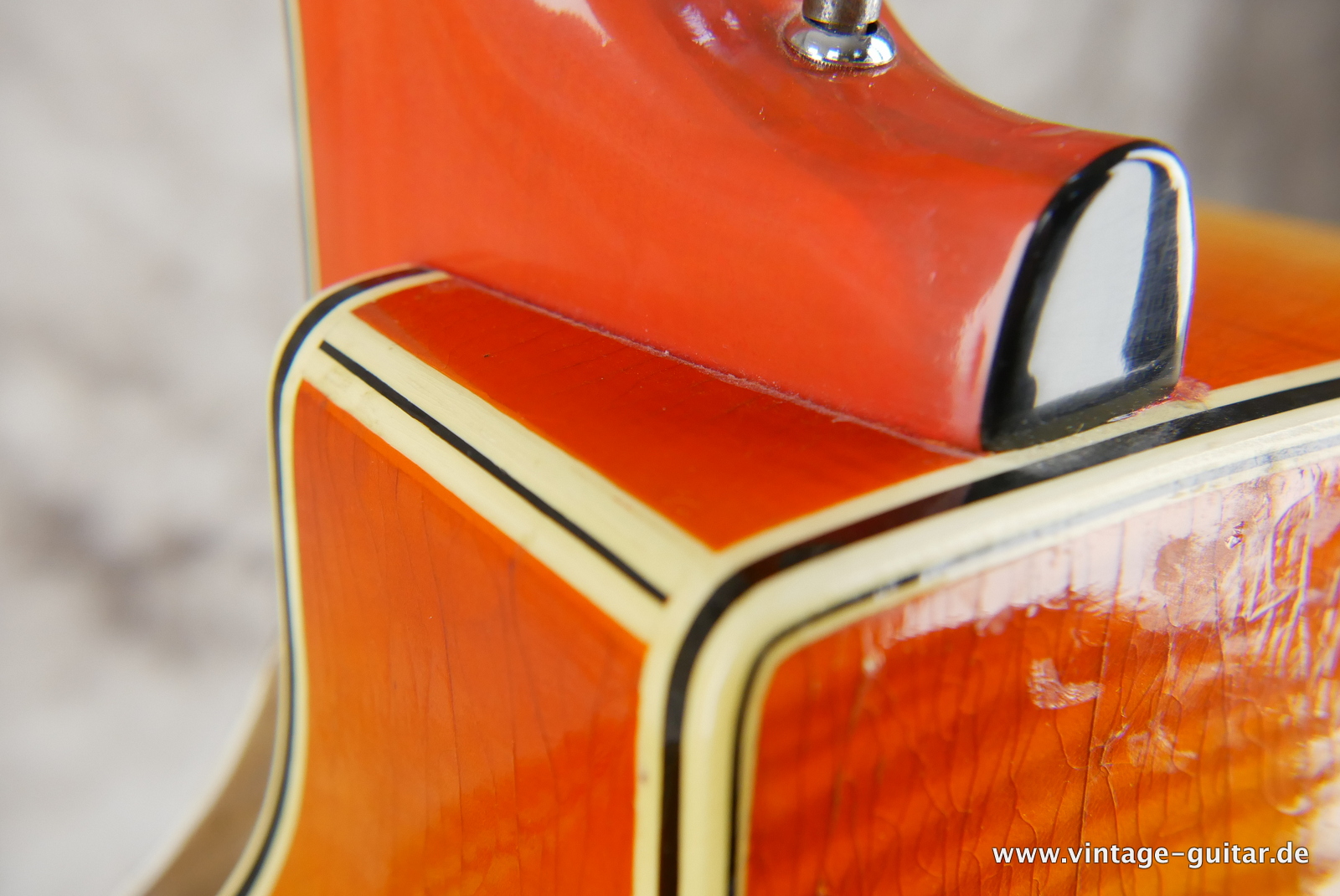 Hoyer_Broadway_1962_cherry_sunburst_germany_german_archtop_pickup_2,84kg-014.JPG