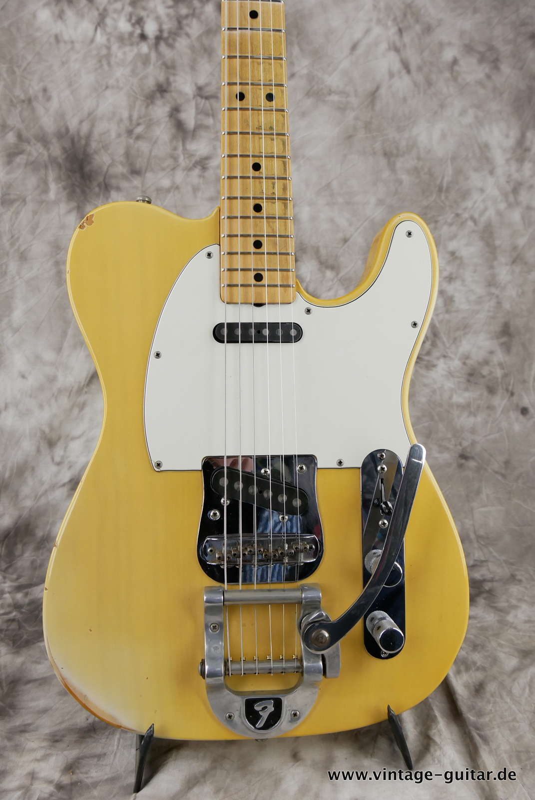 img/vintage/5299/Fender_Telecaster_Bigsby_5_way_switch_1973_blonde_4,2kg-003.JPG