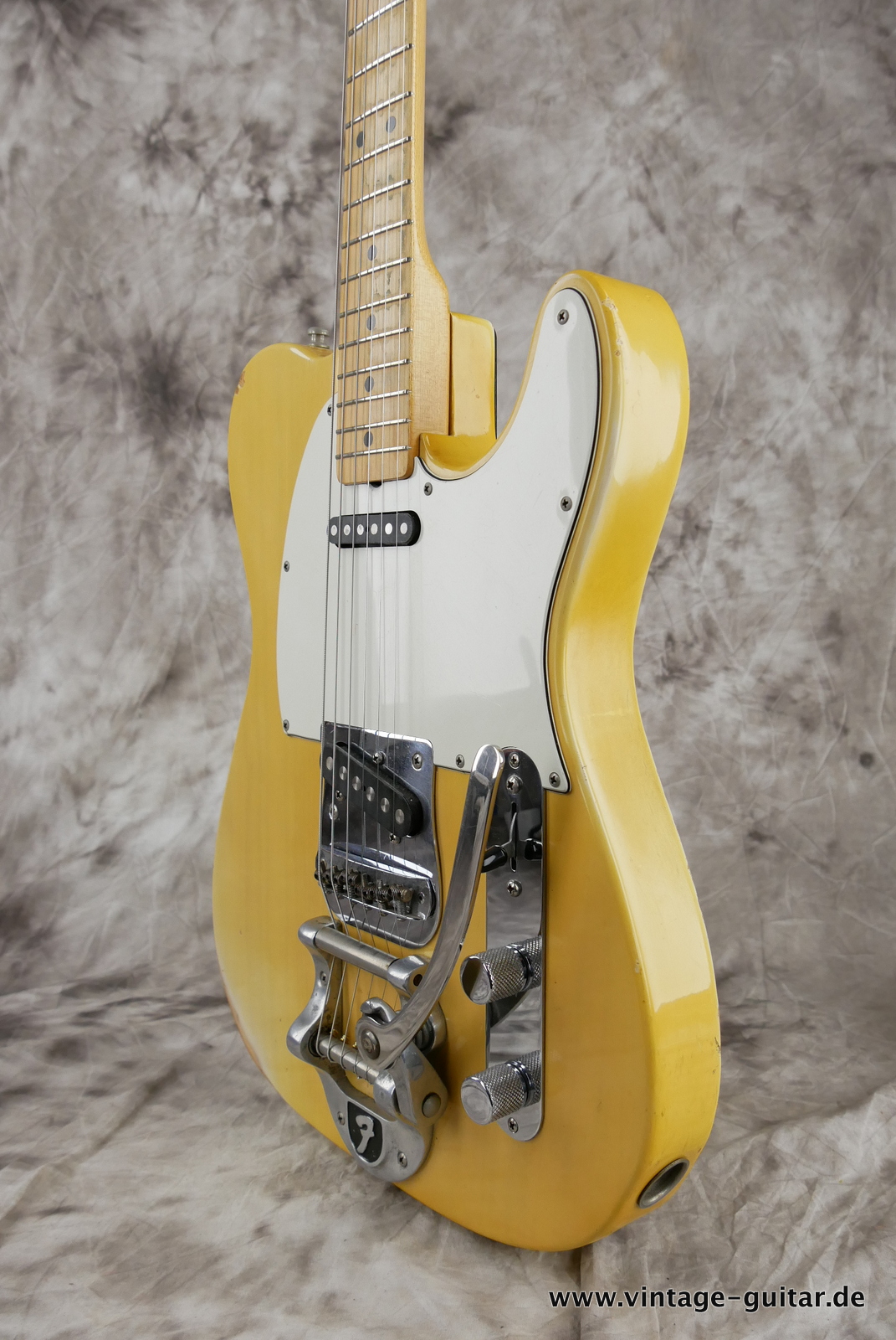img/vintage/5299/Fender_Telecaster_Bigsby_5_way_switch_1973_blonde_4,2kg-006.JPG