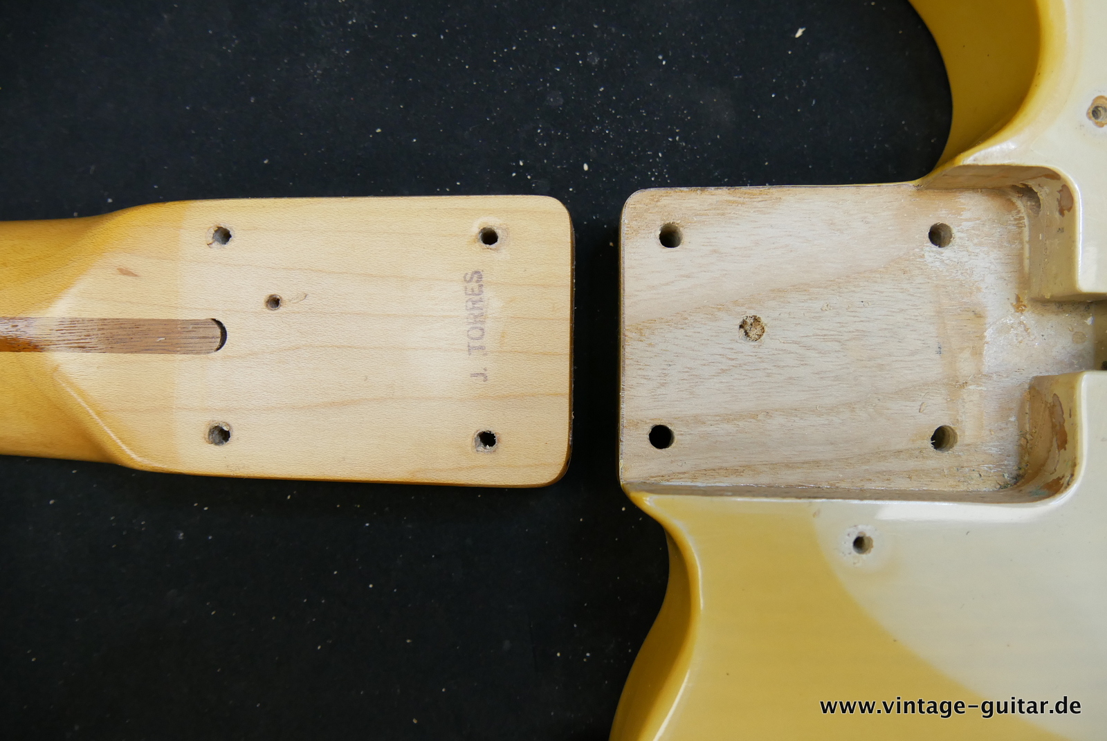 img/vintage/5299/Fender_Telecaster_Bigsby_5_way_switch_1973_blonde_4,2kg-018.JPG