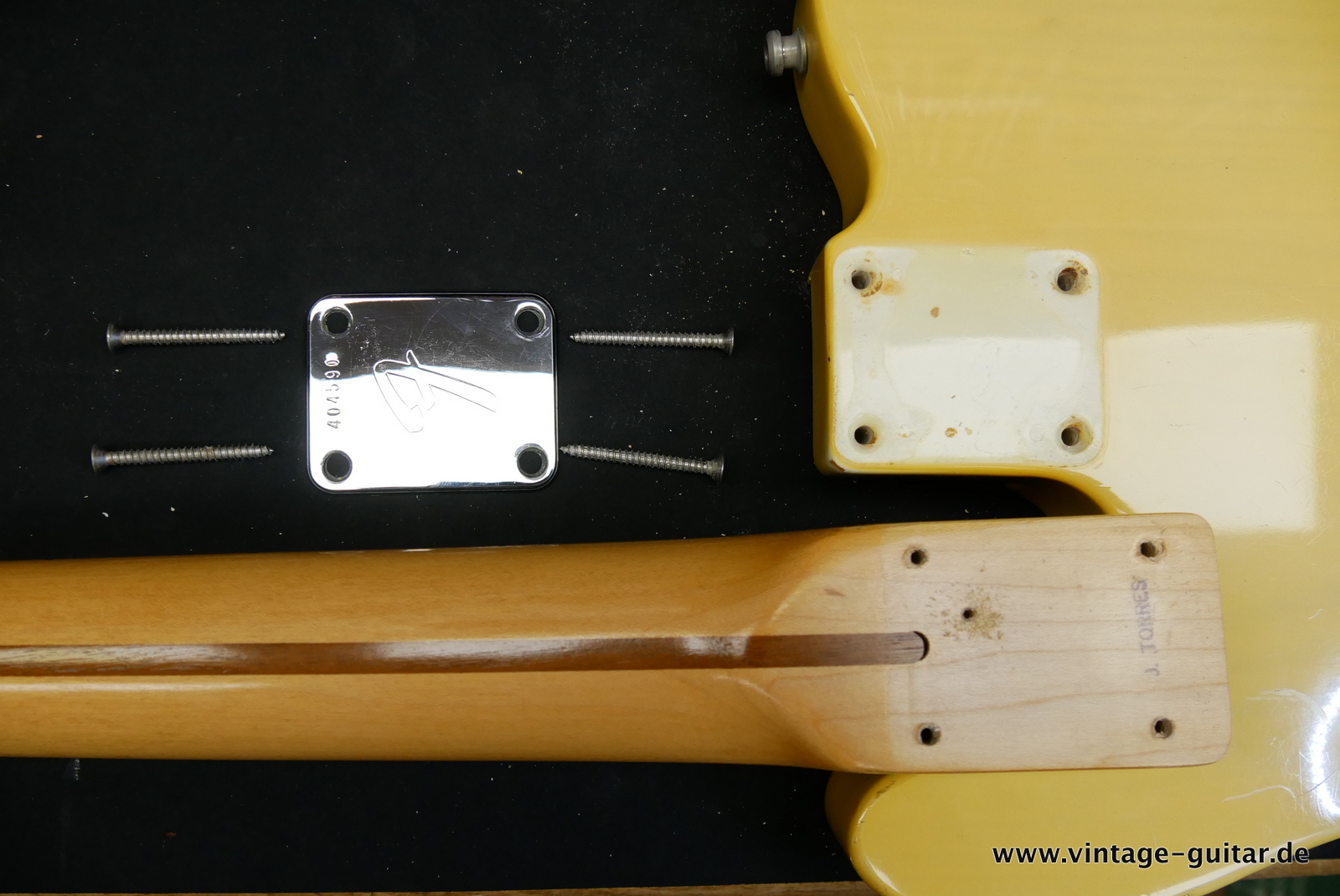 img/vintage/5299/Fender_Telecaster_Bigsby_5_way_switch_1973_blonde_4,2kg-020.JPG