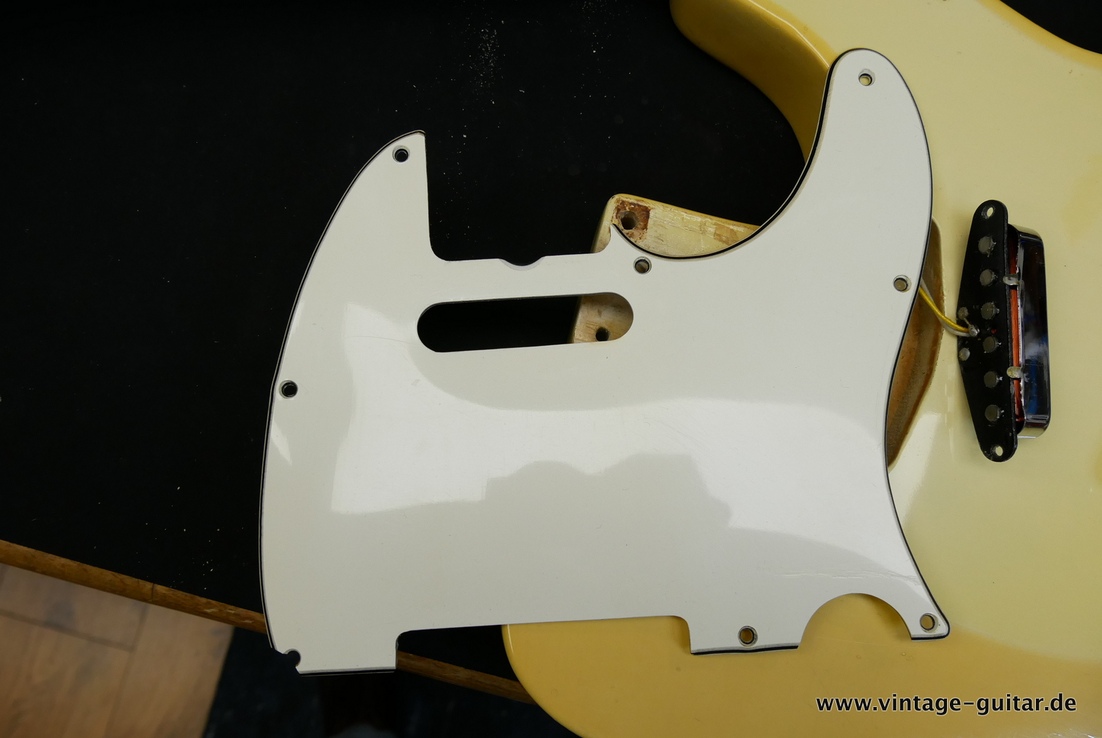 Fender_Telecaster_1969_Bigsby_blond_original-022.JPG