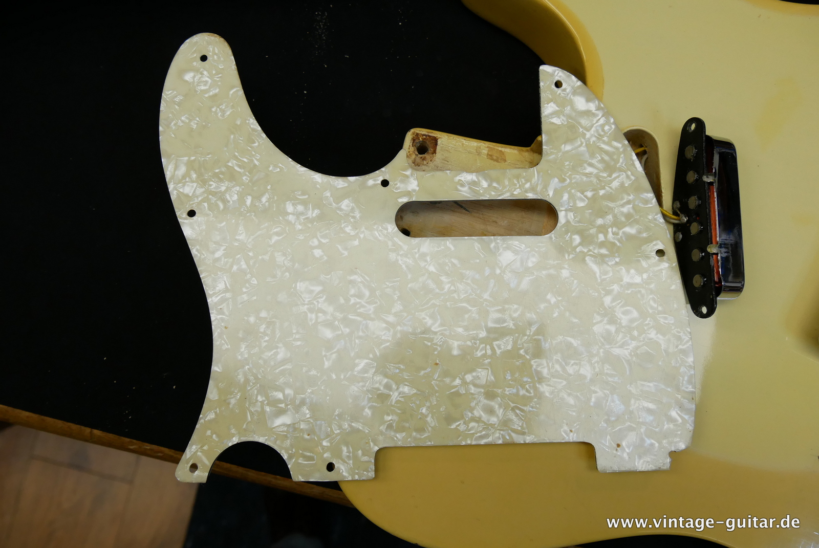 Fender_Telecaster_1969_Bigsby_blond_original-023.JPG