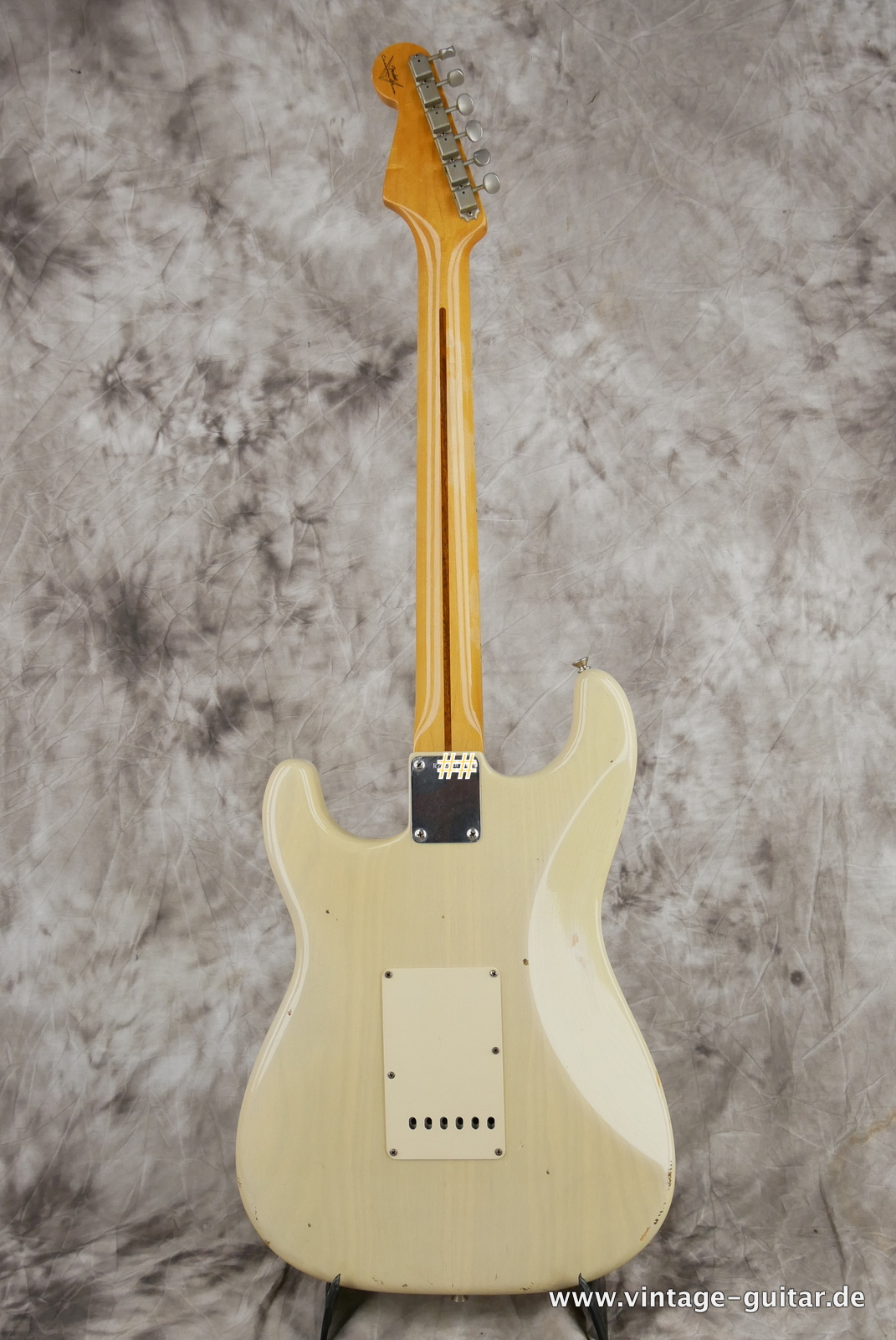 Fender-Stratocaster-1956-Custom-Shop-CS-Relic-2004-002.JPG