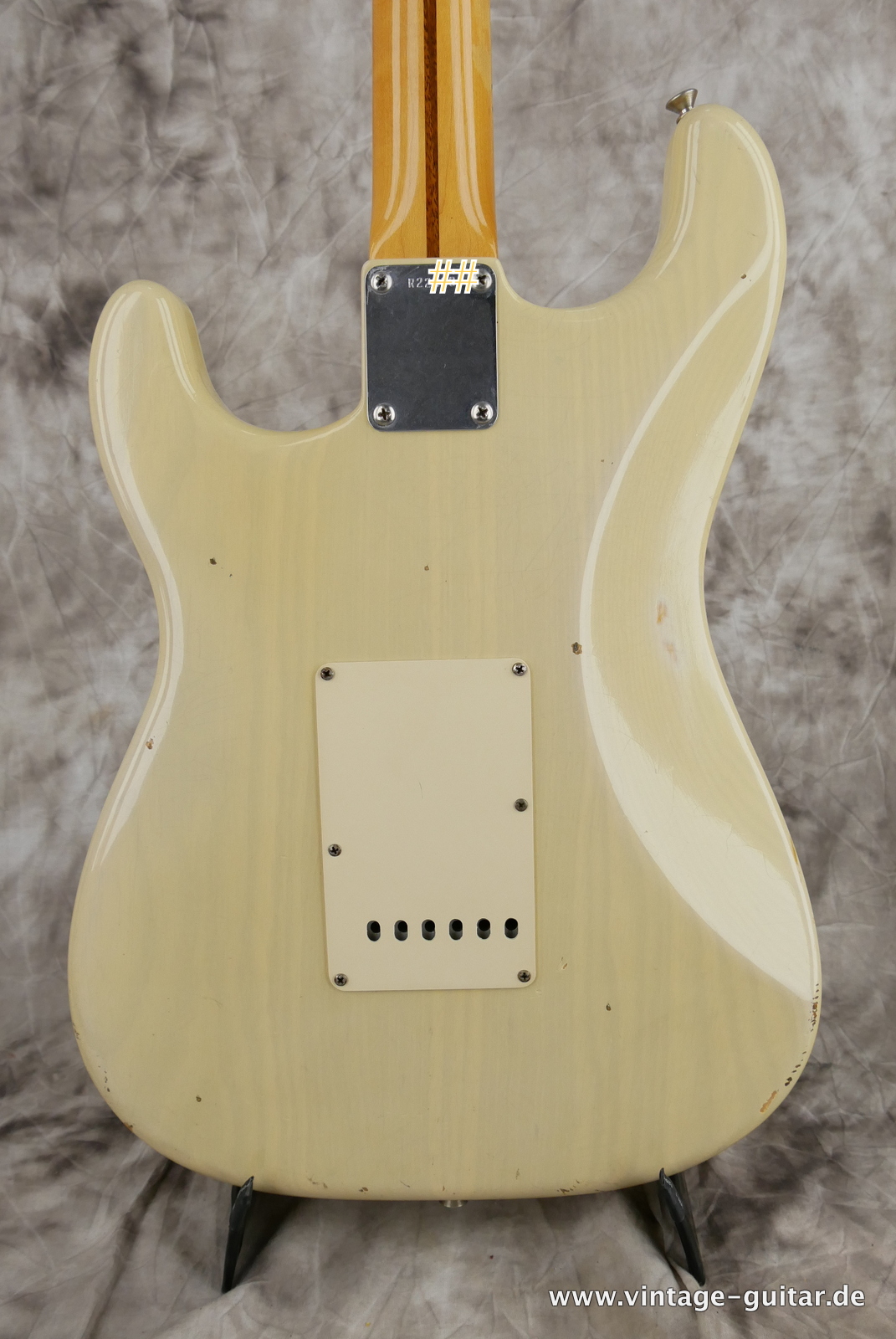 Fender-Stratocaster-1956-Custom-Shop-CS-Relic-2004-004.JPG