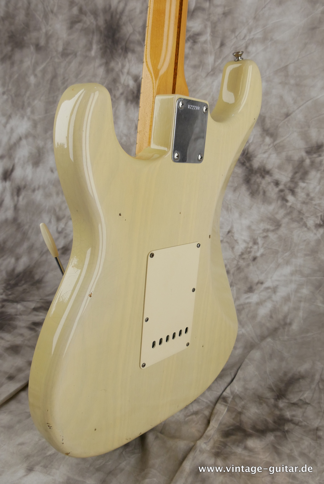 Fender-Stratocaster-1956-Custom-Shop-CS-Relic-2004-008.JPG