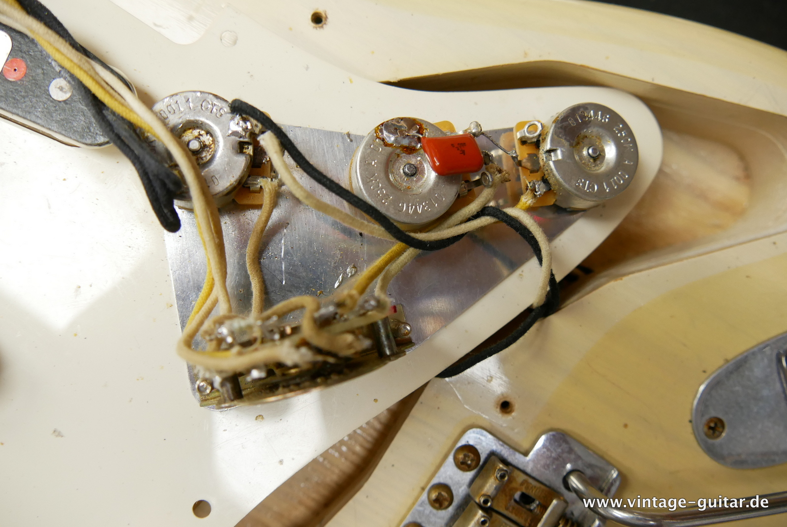 Fender-Stratocaster-1956-Custom-Shop-CS-Relic-2004-019.JPG
