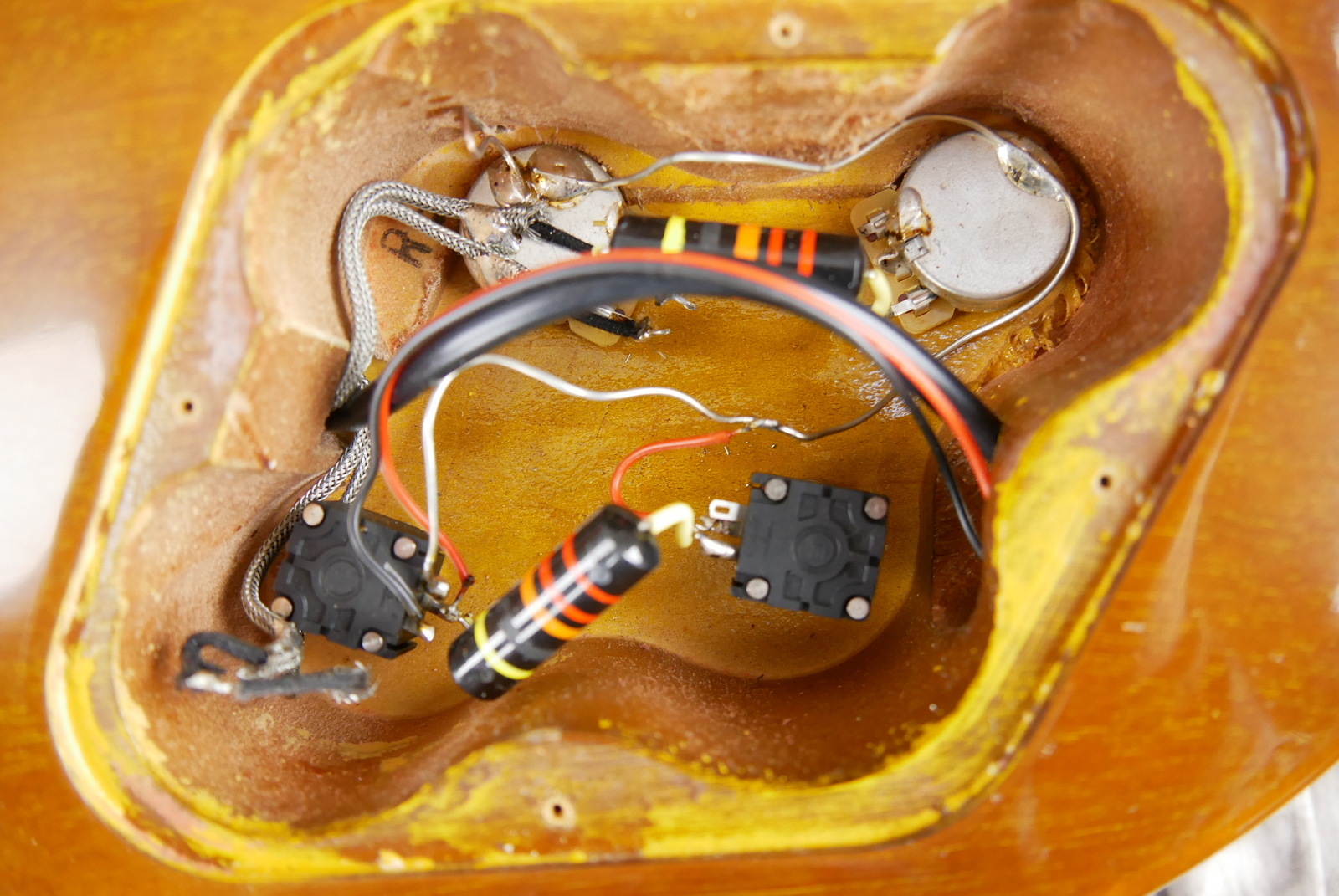 img/vintage/5306/Gibson_Les_Paul_LPR6_Goldtop_2013-013.JPG