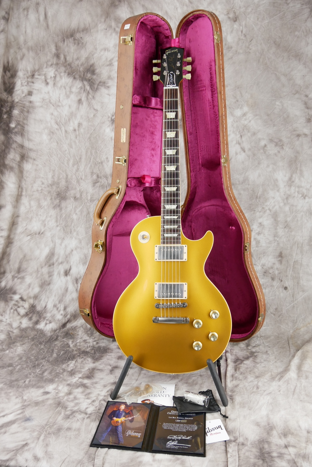 img/vintage/5307/Gibson_Les_Paul_LPR7_Lee_Roy_Parnell_Custom_Shop_Goldtop_2010-014.JPG