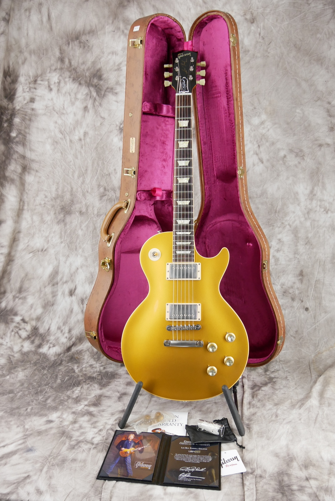 Gibson_Les_Paul_LPR7_Lee_Roy_Parnell_Custom_Shop_Goldtop_2010-014.JPG