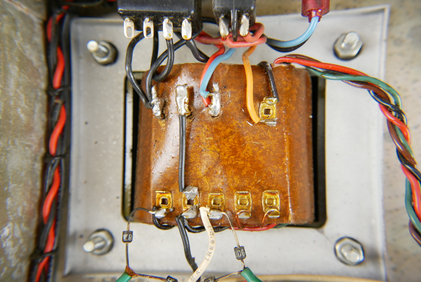 img/vintage/5308/Marshall_JMP_1987_Plexi_Great_Britain_black_1968-017.JPG