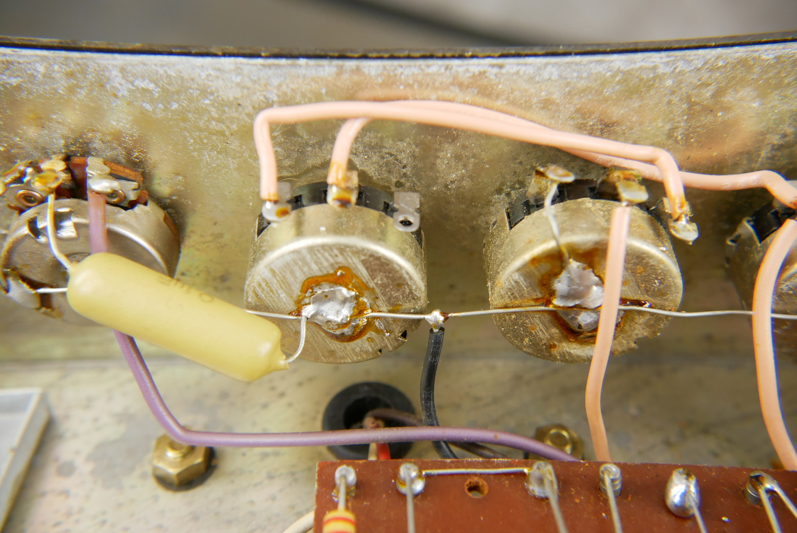 img/vintage/5308/Marshall_JMP_1987_Plexi_Great_Britain_black_1968-021.JPG