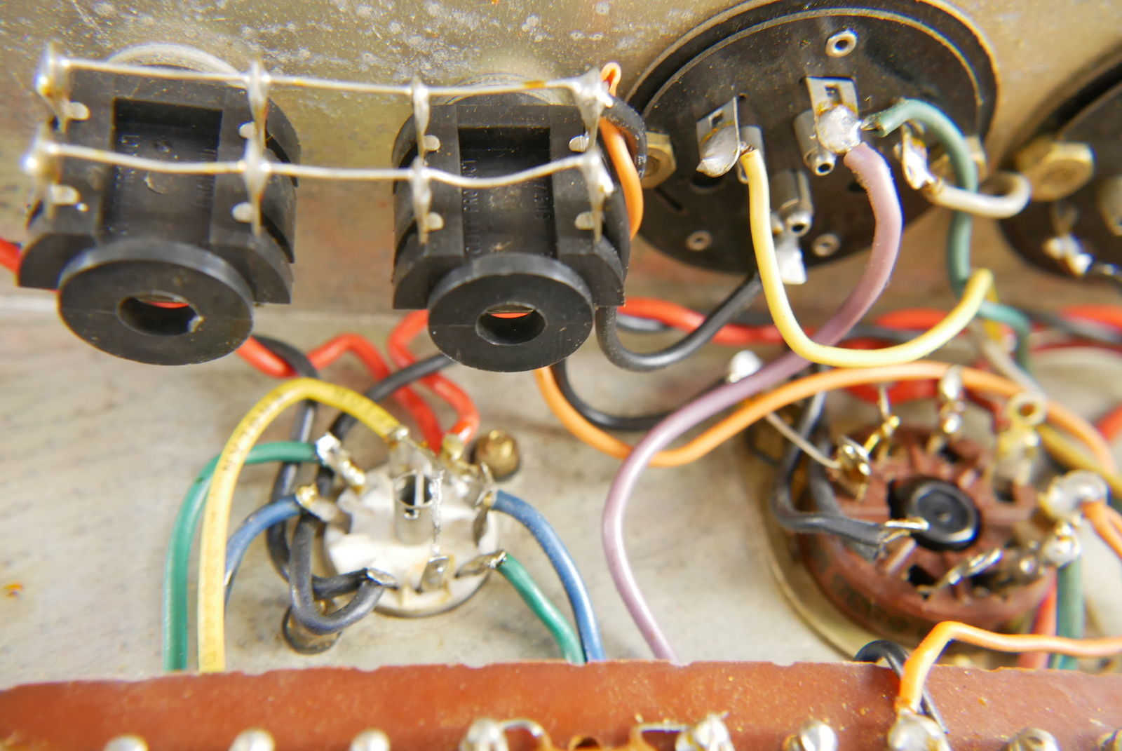 img/vintage/5308/Marshall_JMP_1987_Plexi_Great_Britain_black_1968-026.JPG