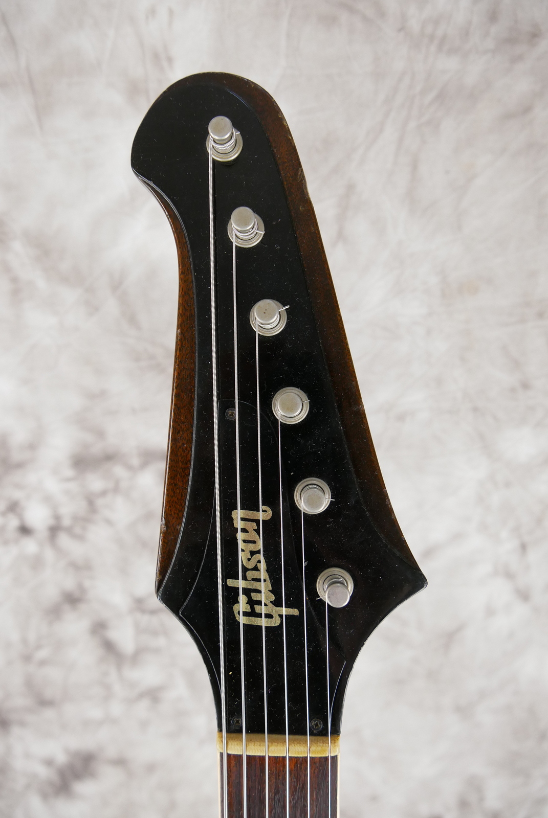 Gibson_Firebird_V_Medallion_limited_edition_sunburst_1972-009.JPG