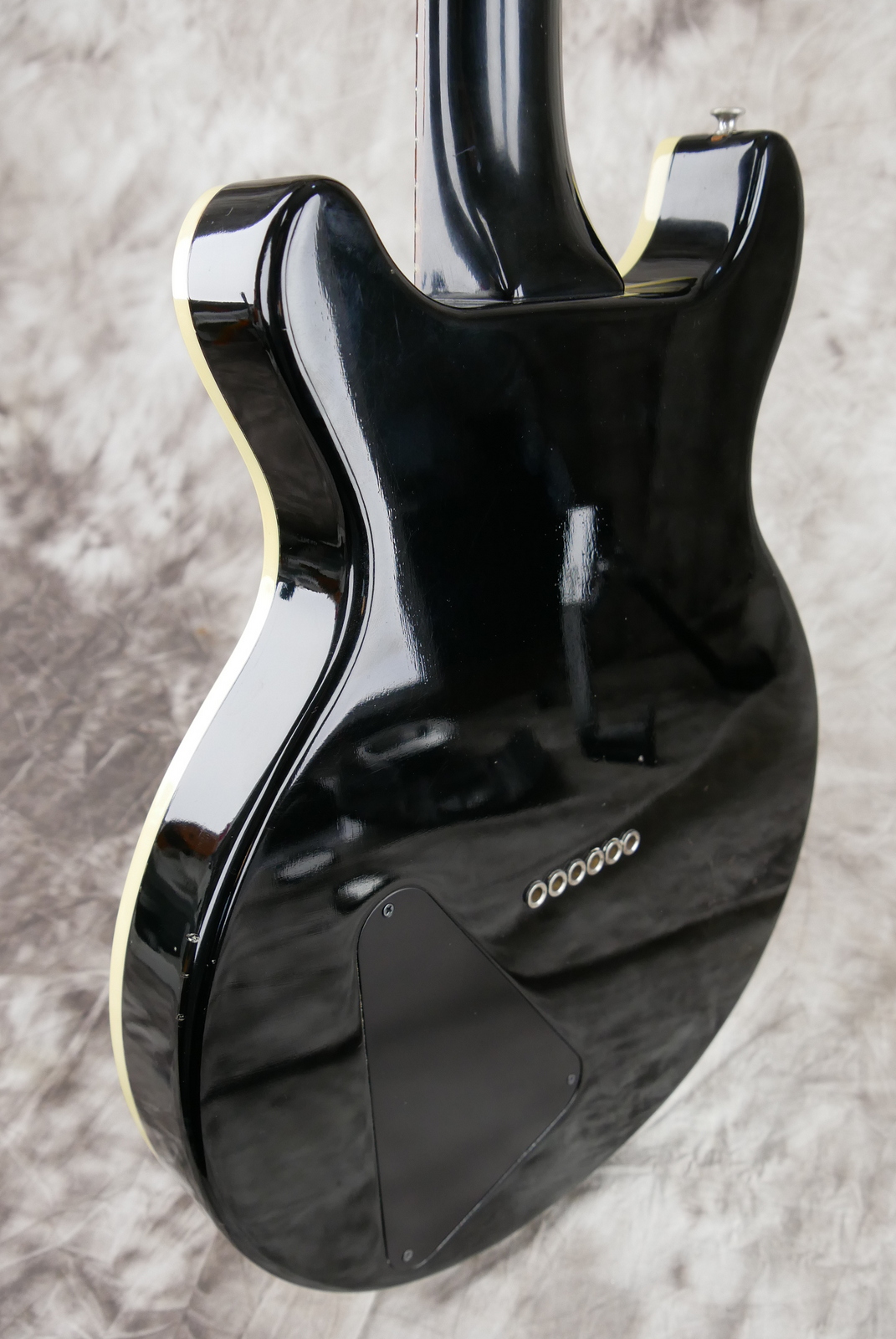 img/vintage/5312/Hamer_Sunburst_USA_Tom_Holmes_black_1979-007.JPG