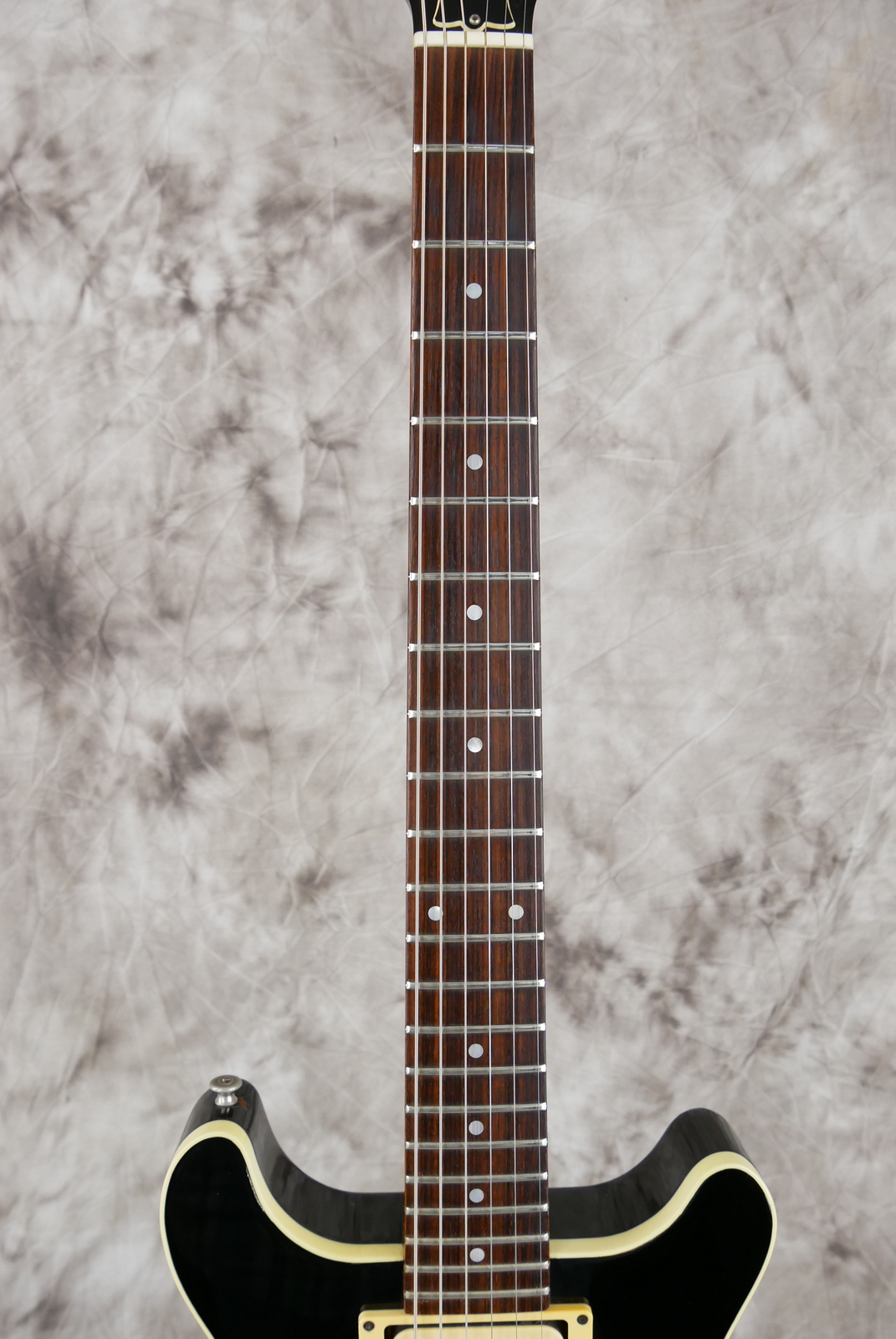 img/vintage/5312/Hamer_Sunburst_USA_Tom_Holmes_black_1979-011.JPG