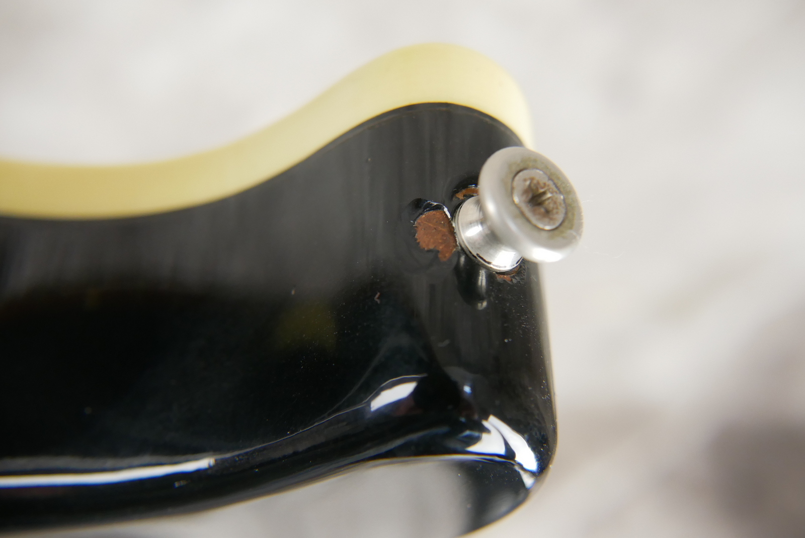 img/vintage/5312/Hamer_Sunburst_USA_Tom_Holmes_black_1979-013.JPG