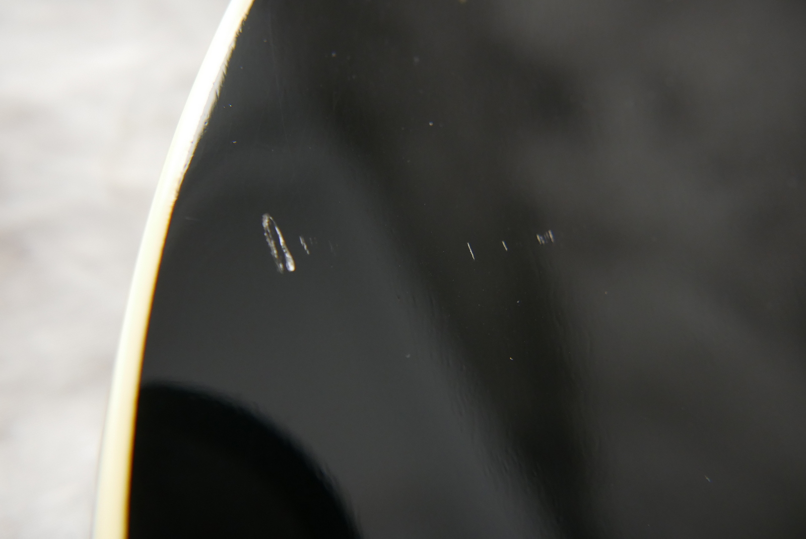 img/vintage/5312/Hamer_Sunburst_USA_Tom_Holmes_black_1979-014.JPG