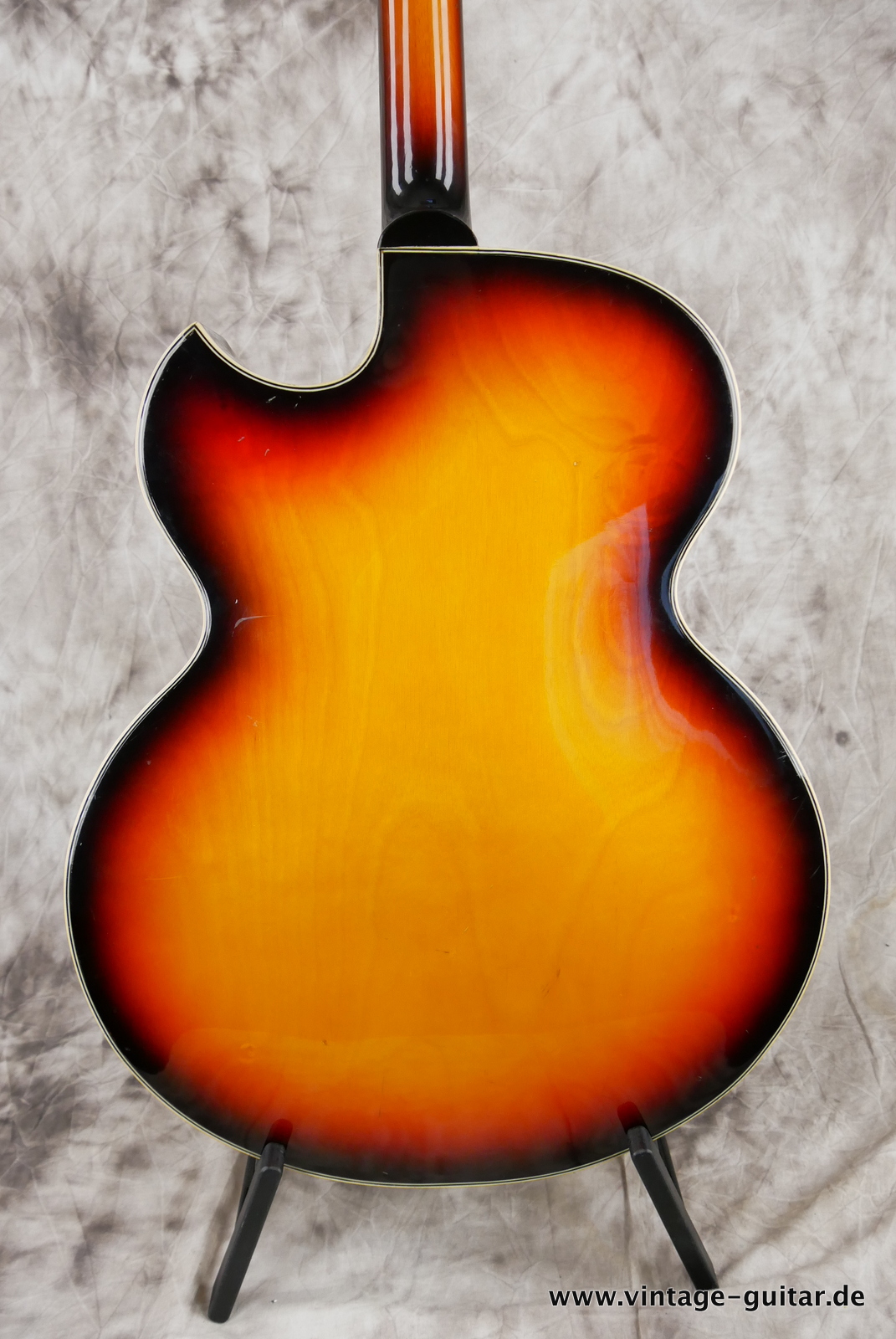 Aria-1362G-60s-sunburst-004.JPG