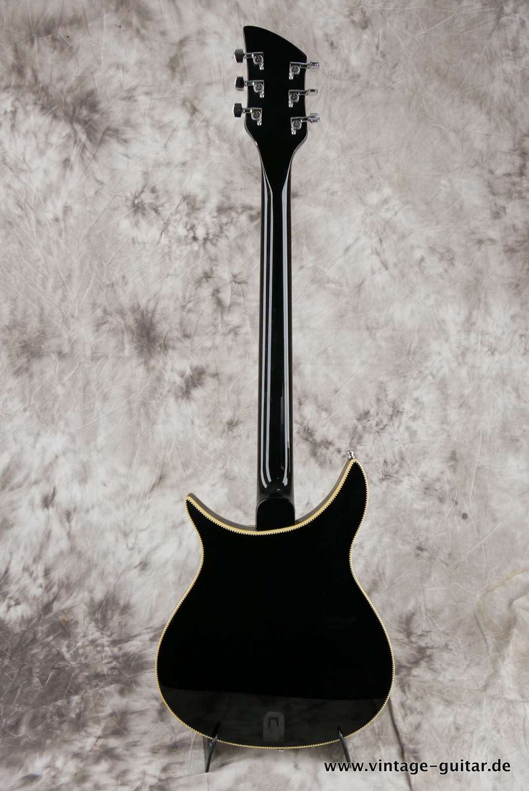 img/vintage/5316/Rickenbacker_350SH_Suanna_Hoff_Hoffs_signature_limited_editiom_1989_jetglo_checkered_binding-022.JPG