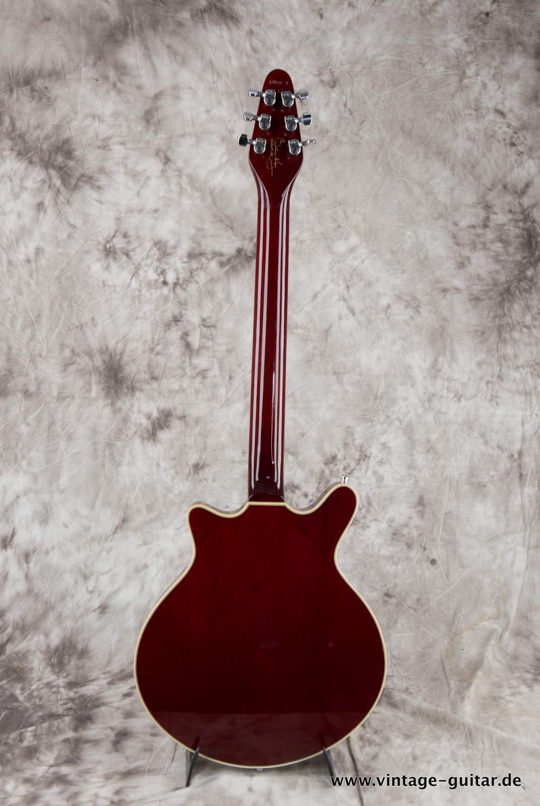 img/vintage/5317/Guild_Brain_May_signature_BM01_red_custom_1993_tremolo-002.JPG