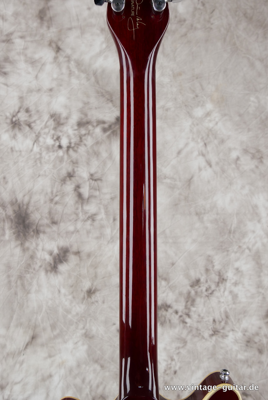 img/vintage/5317/Guild_Brain_May_signature_BM01_red_custom_1993_tremolo-012.JPG