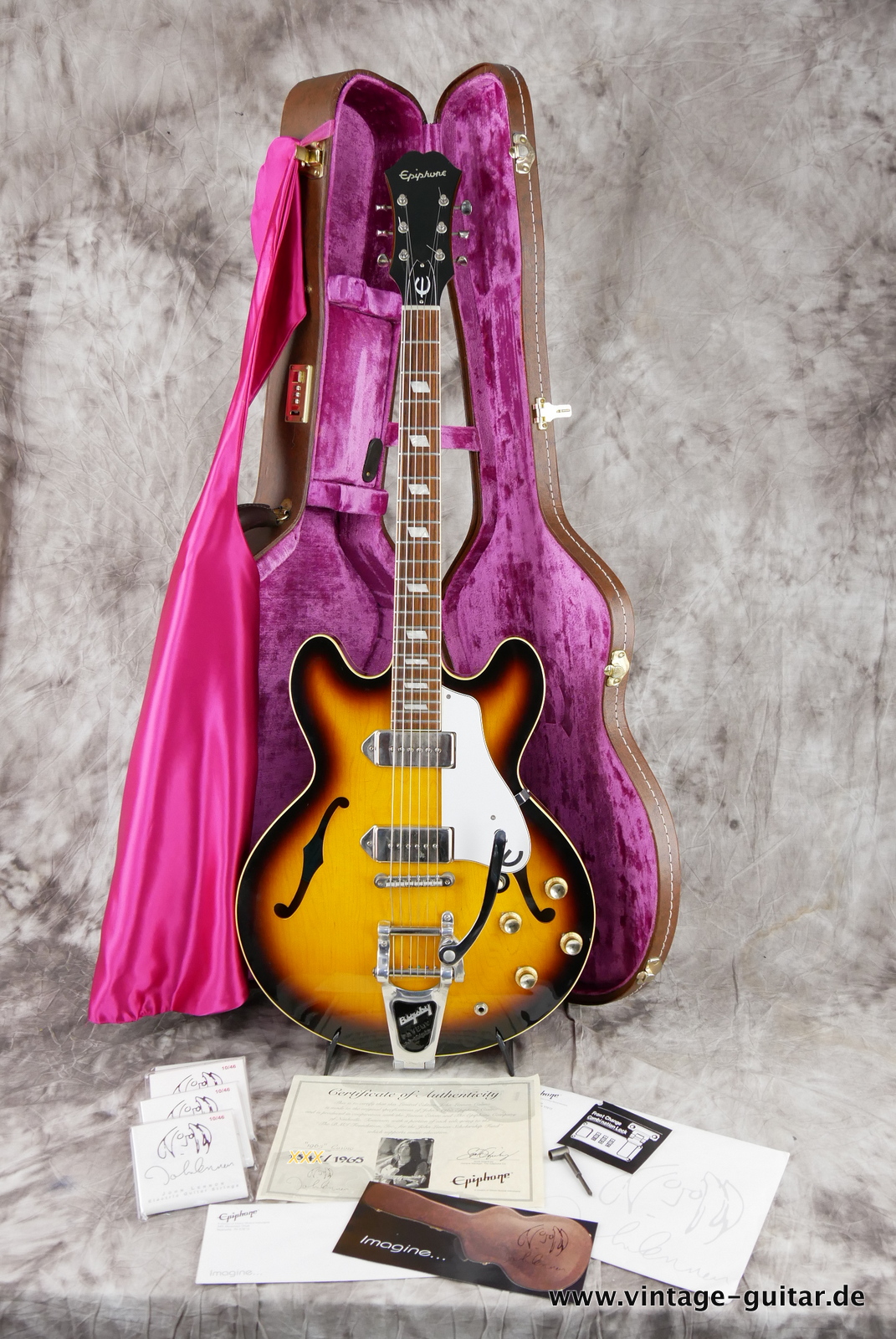 img/vintage/5318/Epiphone_Casino_Revolution_John_Lennon_1965_sunburst_limited_edition_1999-023.JPG