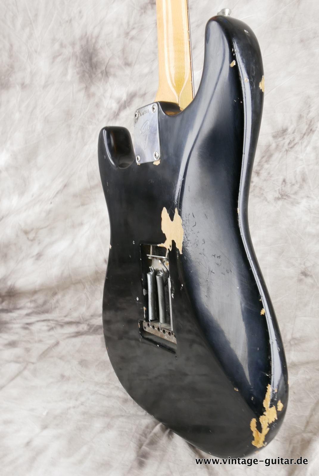 Fender_Stratocaster_1969_black-008.JPG