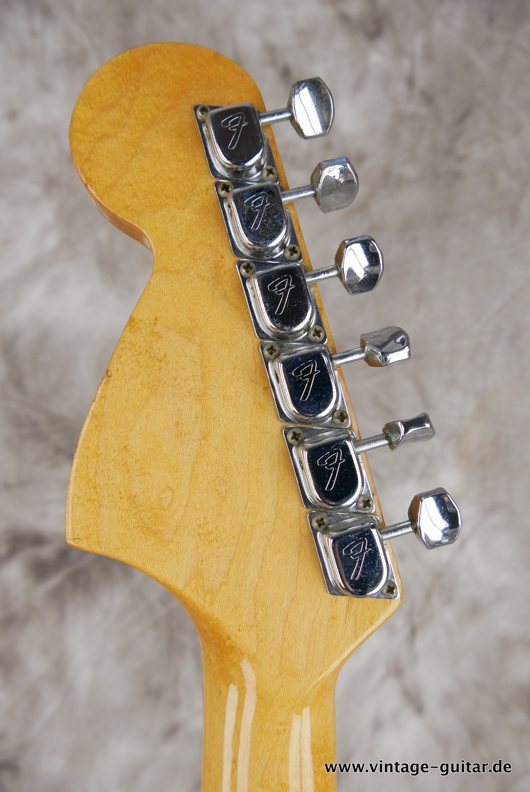 Fender_Stratocaster_1969_black-010.JPG