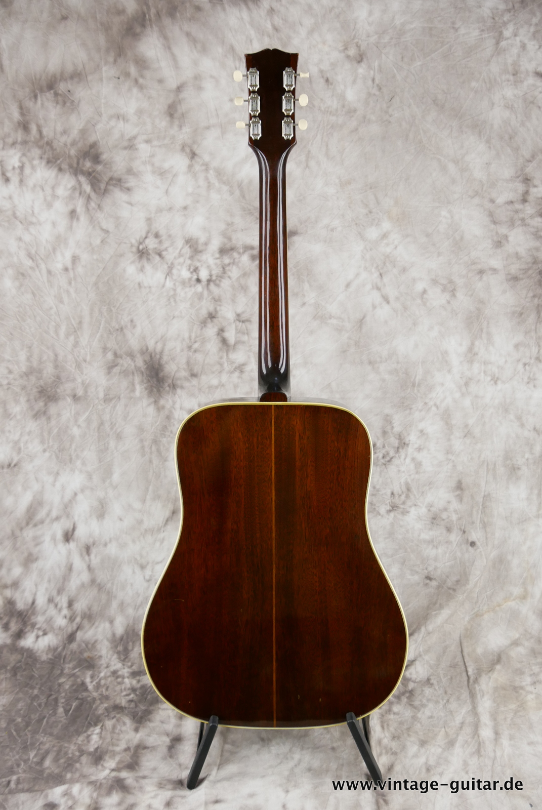 Gibson-SJ-1968-sunburst-002.JPG