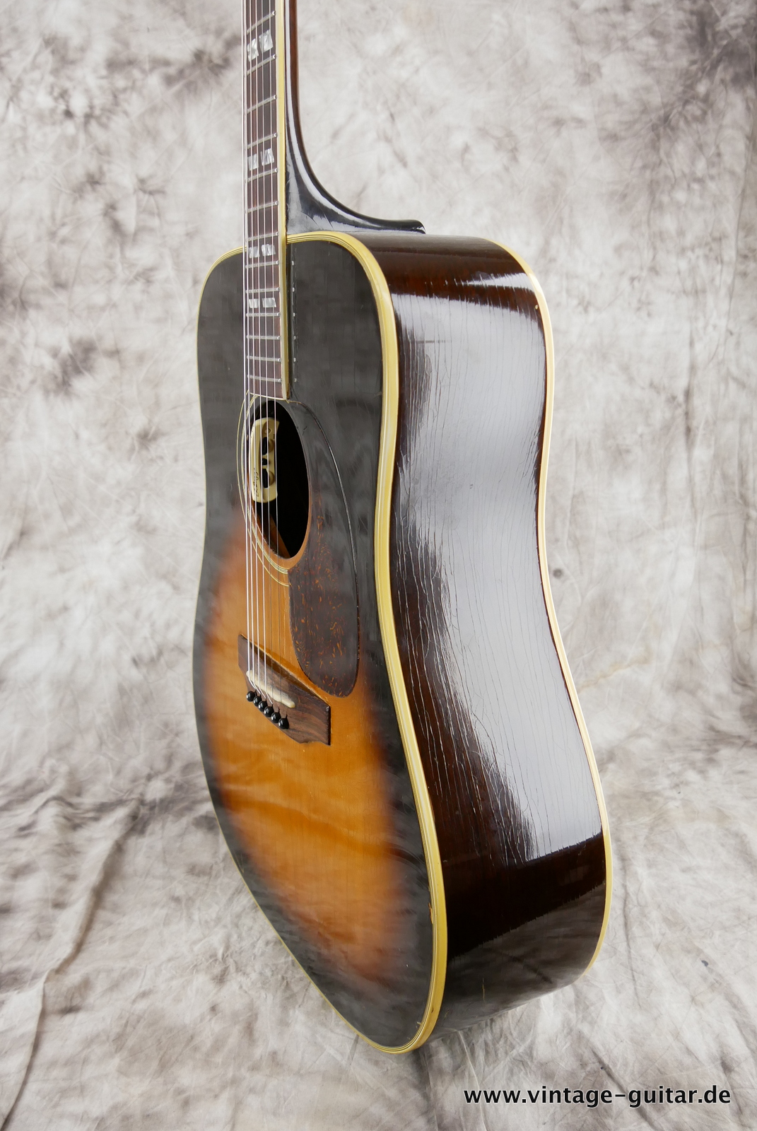 Gibson-SJ-1968-sunburst-010.JPG
