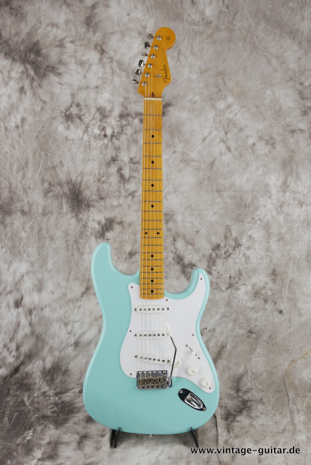 FENDER Stratocaster