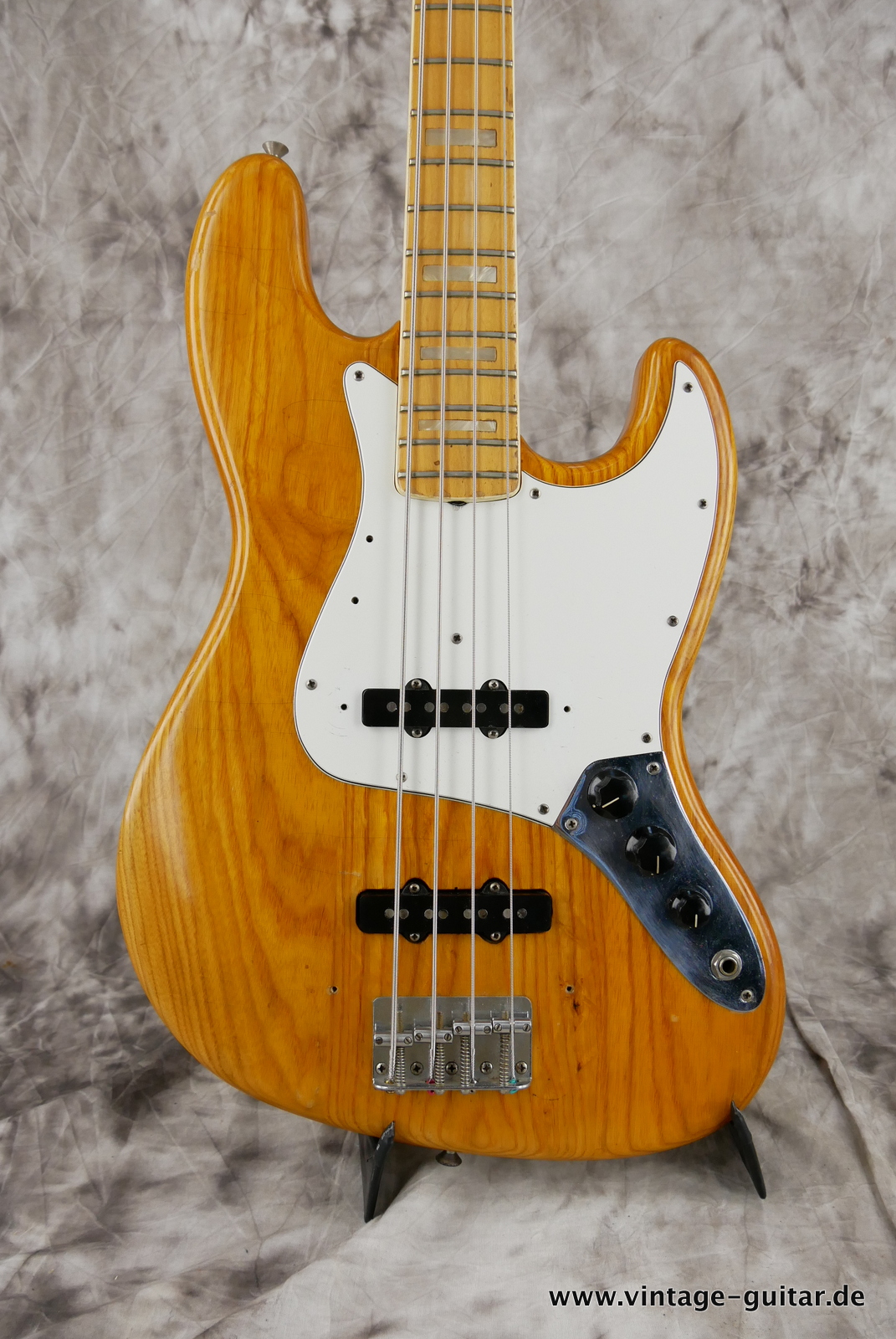 fender-jazz-bass-1979-natural-007.JPG